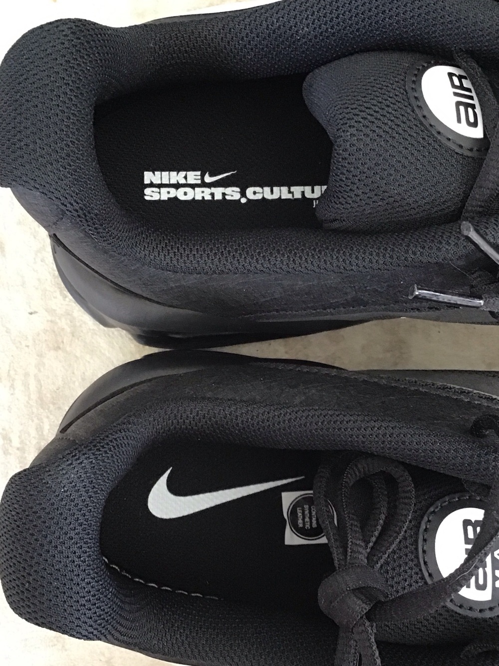 Nike Men’s Black Air Max Fire Low-Top Sneakers - Picture 7 of 7
